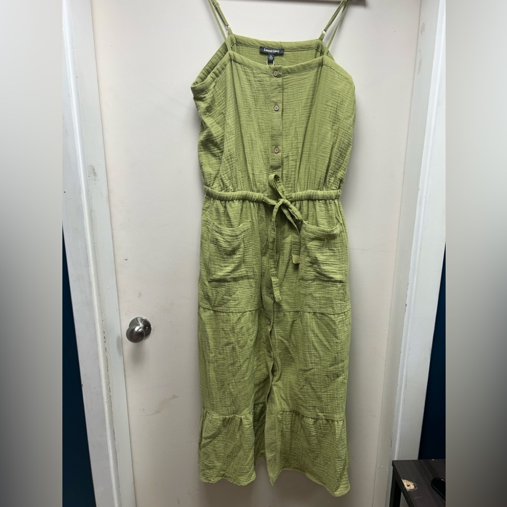 Green Sleeveless Button-Down Dress